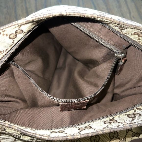 Authentic Gucci Crossbody🪷 - Picture 8 of 12
